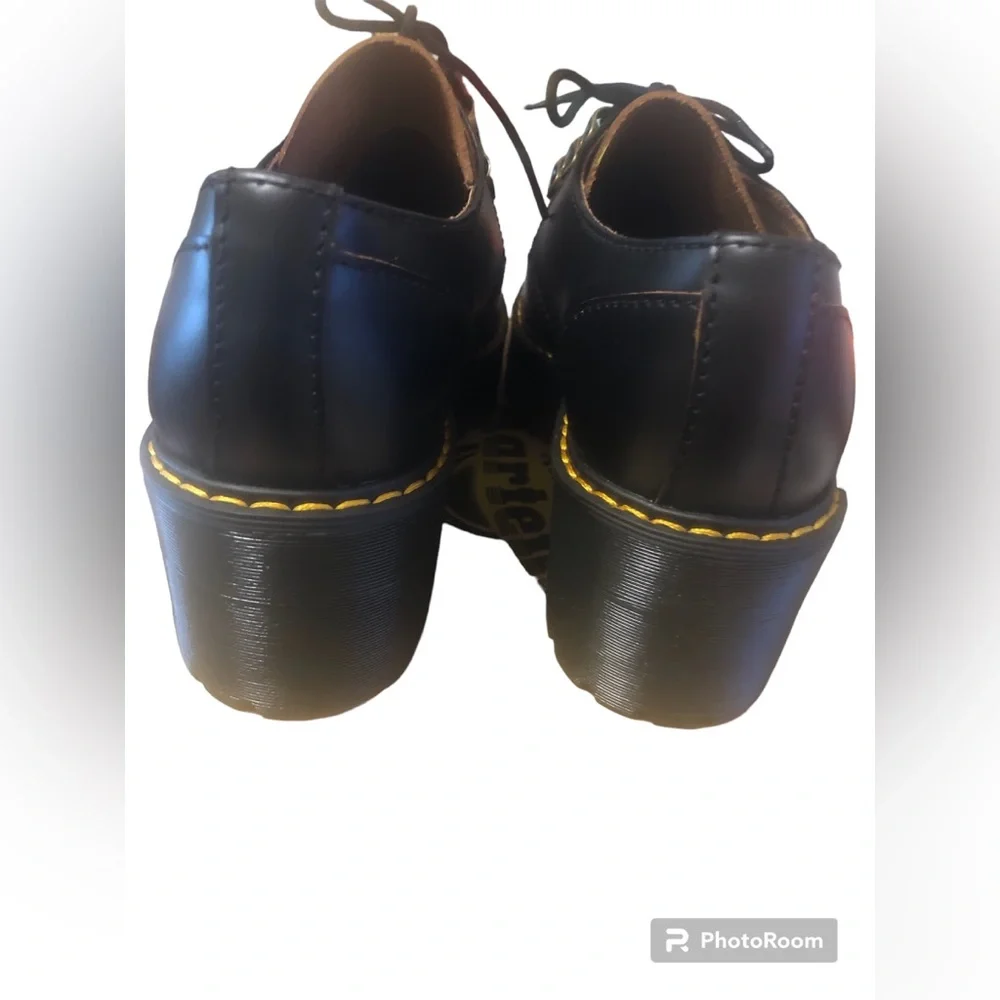 Dr.Martens Leona Lug Sole Platform Derby
